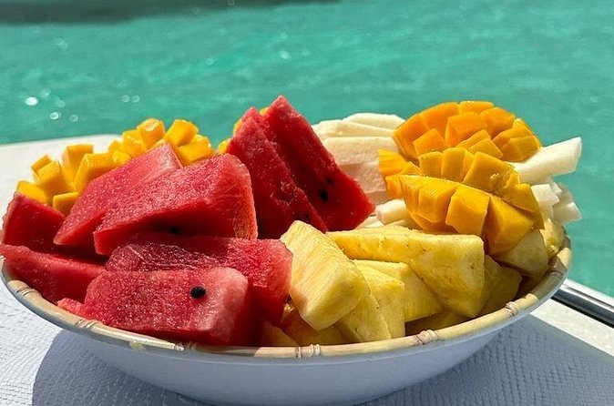 Yacht with visit to heaven cie service snorkell included - Premium Drinks and Snacks on Board