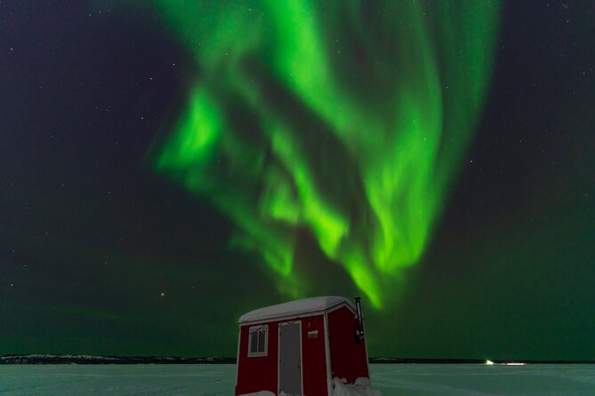 Yellowknife Winter 5 Days 4 Nights: Aurora and Day Activities - Nighttime Aurora Experiences and Cabin Comfort