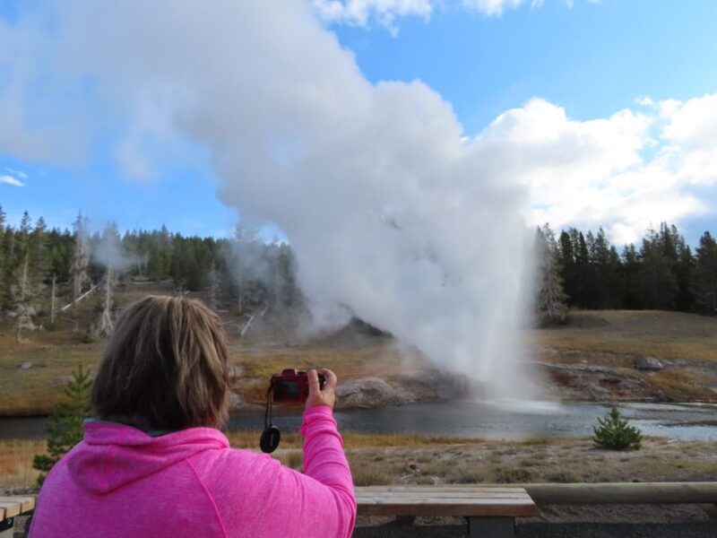 Yellowstone: Upper Geyser Basin Hike with Lunch - Logistics and Meeting Details for the Yellowstone Geyser Hike