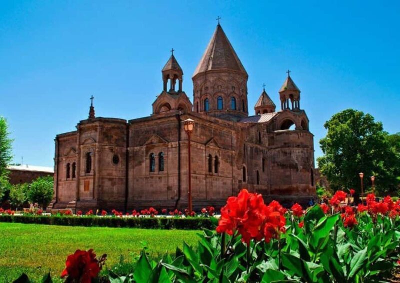 Yerevan: Echmiatsin St. Hripsime/Gayane, City tour Zvartnots - Key Points