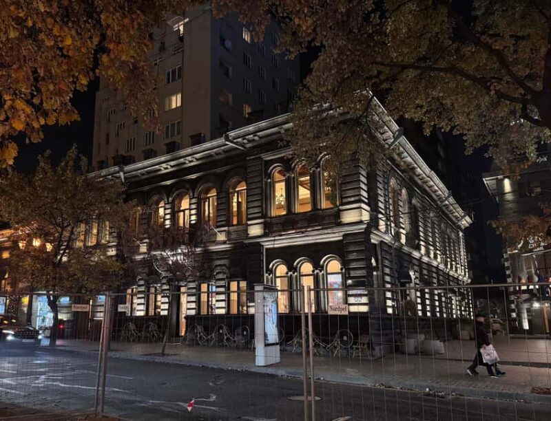 Yerevan: Pre-New Year Walking Tour with Warm Drink - Key Points