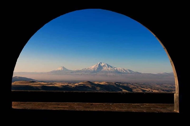 Yerevan to Tbilisi Day Tour: Unveiling Transcultural Wonders - Explore a Cross-Border Day Tour from Yerevan to Tbilisi with Travel By Time