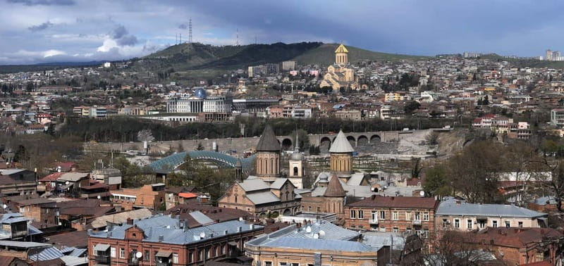 Yerevan to Tbilisi Round Trip: Walking Tour & Wine Tasting - Walking Through Tbilisi’s Old Town and Shardeni Streets’ Vibrant Cafes