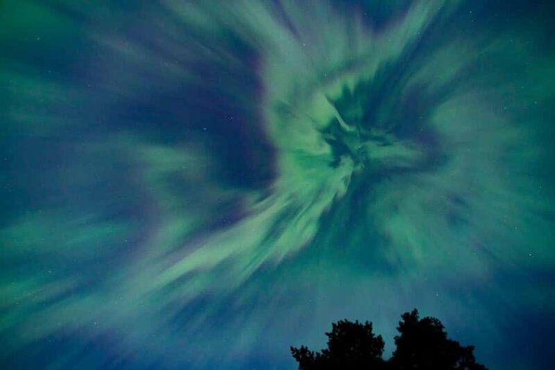 Ylläs: Guided Night Skiing Tour Under the Arctic Sky - What to Expect During the Skiing Tour