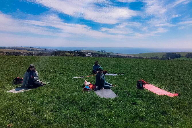 Yoga & Soundbath in Nature near Brighton - Starting the Day with a Warm Welcome and Natural Walk