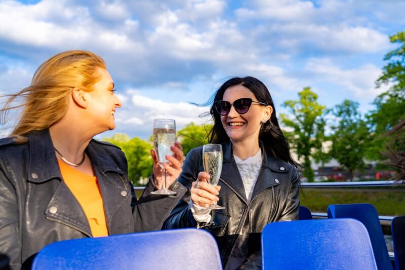 York: 60-Minute 'Happy Hour' Cruise For All Ages - The Experience for Different Types of Travelers