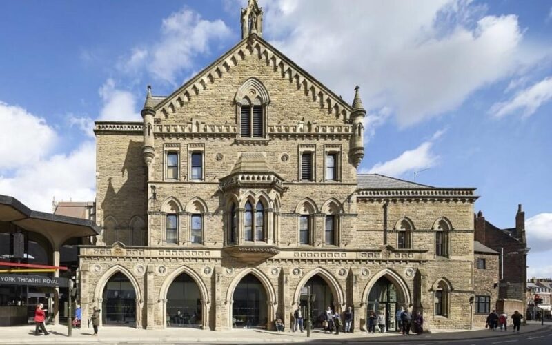 York: City Walking Tour & Exploration Game - Who Will Appreciate This York Tour Most?