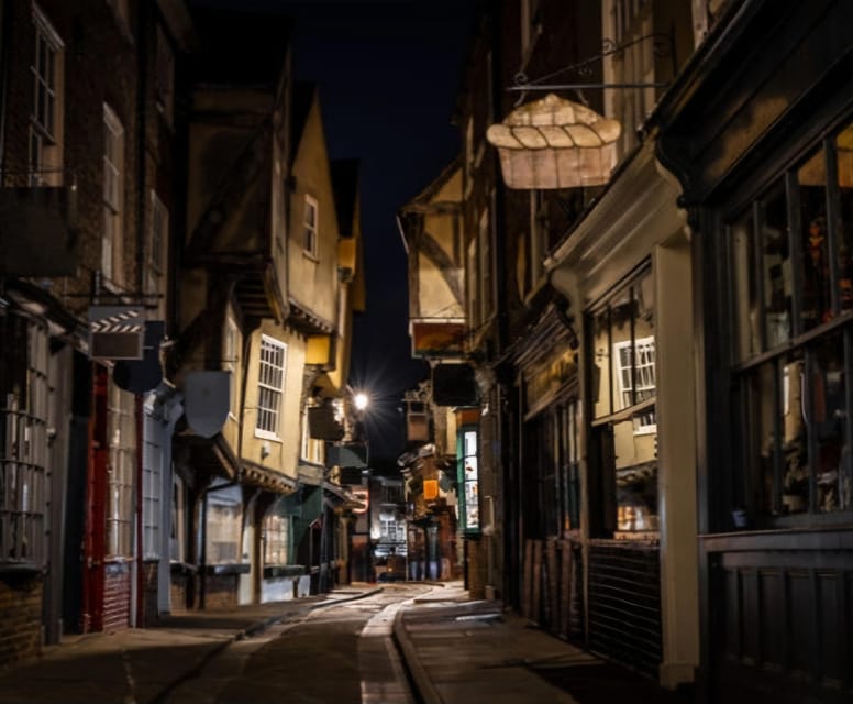 York: Dark Tales of York - Explore the Most Haunted Pubs and Streets of York