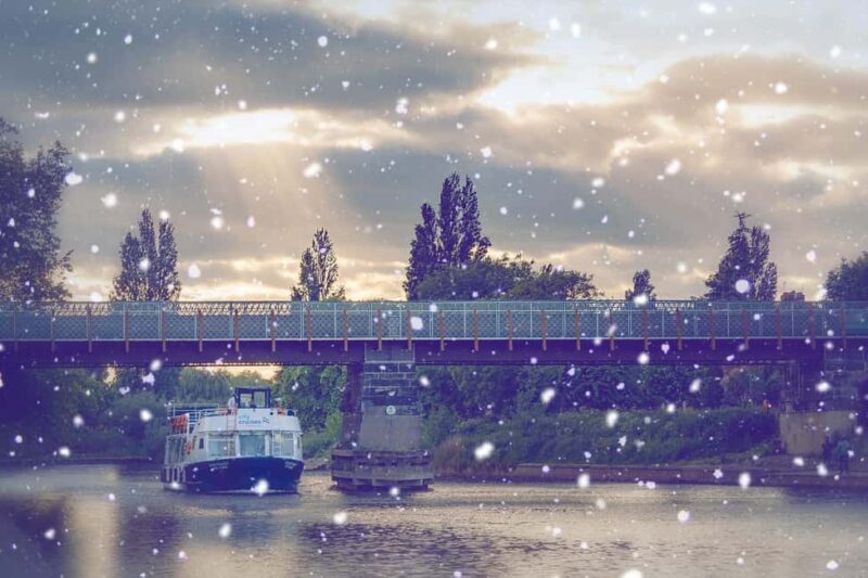 York: Festive River Cruise With Mulled Wine & Mince Pie - Scenic Views and Landmarks Along the River Ouse