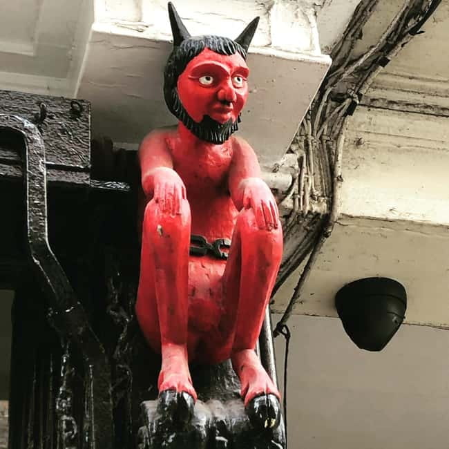 York: Forbidden Chronicles Ghosts and History Tour - The Guides’ Storytelling Style and Atmosphere