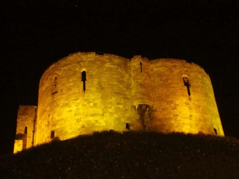 York : Private Ghost Hunt - Exploring the Historic Sites with 3D Models