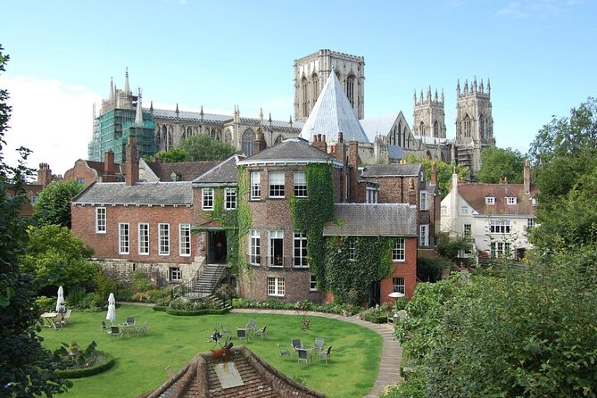 York Walls Private Walking Tour - Starting Point at the Roman Column in Minster Yard