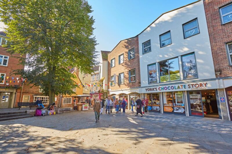 York's Chocolate Story: Guided Tour - The Guide’s Role and Group Atmosphere