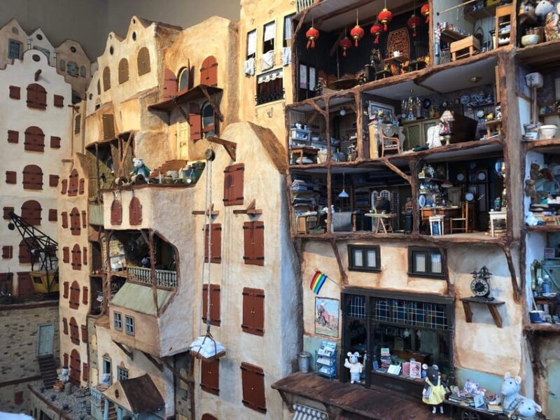 Your Own Amsterdam. Jordaan: The Atmosphere of Old Holland - Sampling Dutch Cuisine in Jordaan