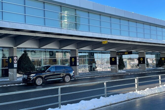 YQB Airport Transfer - Meet Your Private Driver at Quebec Airport or Hotel Entrance