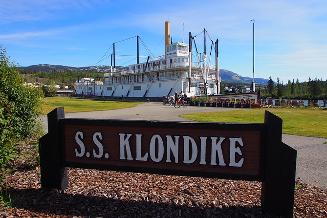 Yukon Summer Dream - Active Summer Adventure | 5 days - Scenic Flight Over Whitehorses Summer Scenery