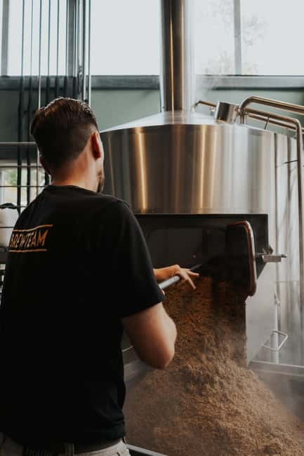 Zaanse Schans: Brewery HOOP Tour and Tasting - The Personal Touch: Guides Who Make the Difference