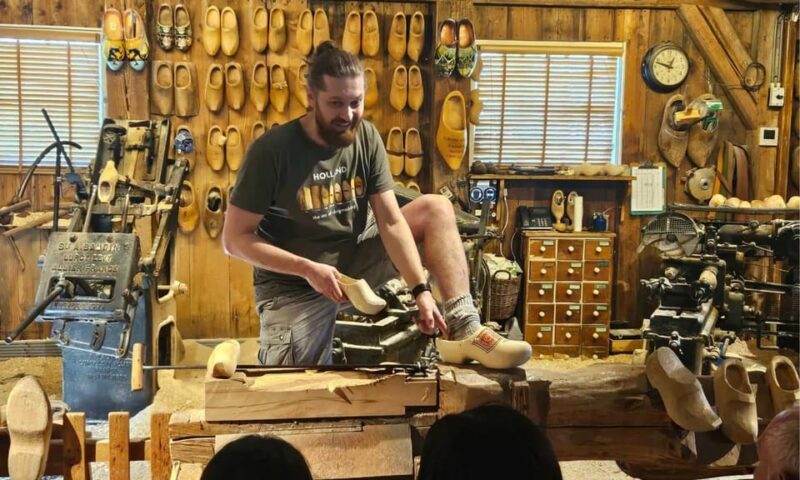 Zaanse Schans: E-bike day trip: Windmills, Cheese and Nature - The Experience of the Guides and the Overall Atmosphere