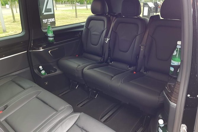 Zaanse Schans, Edam, Marken & Volendam  Private Luxury Tour - Cheese Tasting at Jacobs Hoeve with Henri Willig