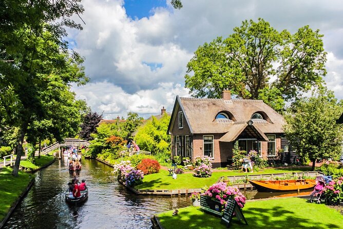 Zaanse Schans Giethoorn Private Tour from Amsterdam Canal Cruise - Discover the Charm of the Zaanse Schans and Giethoorn Private Tour from Amsterdam