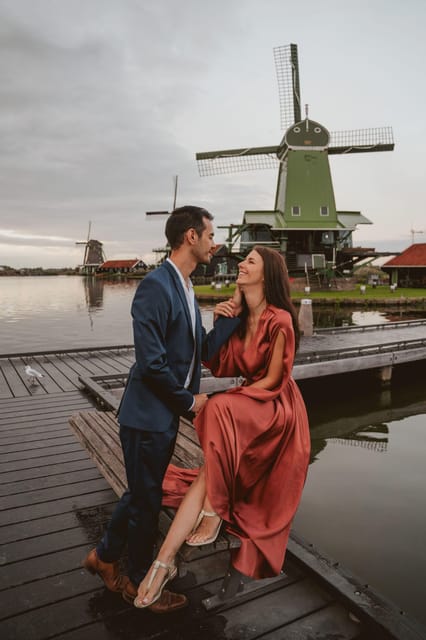 Zaanse Schans: Photoshoot Near Amsterdam with Windmills - Value and Suitability for Different Visitors