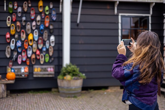 Zaanse Schans Windmills and Volendam from Amsterdam, Live Guided - Practicalities: Transportation, Group Size, and Accessibility