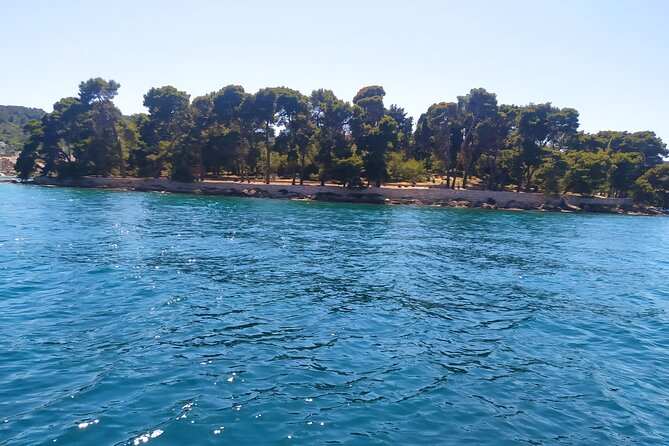Zadar-Guided Islands Boat Tour with Drinks and Snorkeling - The Skipper and Guide Experience