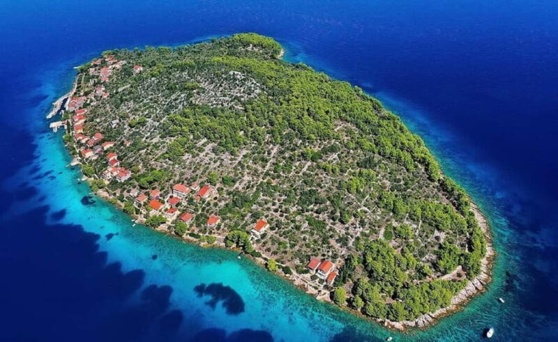 Zadar: Half day Speedboat tour with Snorkeling and Drinks - Refreshments and Onboard Entertainment