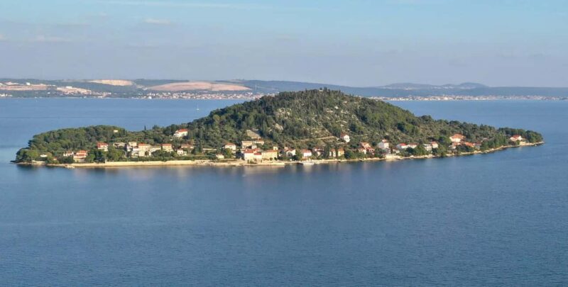 Zadar: Private Boat Tour to Island Ugljan, Galevac, Oljak - Activities: Swimming, Snorkeling, and Diving