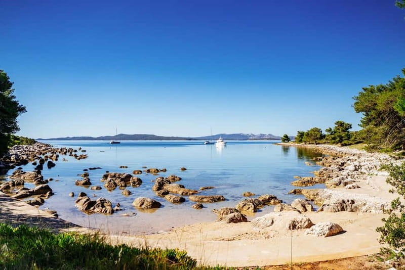 Zadar: Sakarun Beach and Dugi Island Boat Tour with Lunch - Visiting the Oldest Oil Mill in the Mediterranean