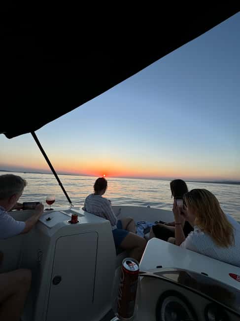 Zadar: Sunset Boat Tour with Unlimited Drinks - Suitability and Accessibility