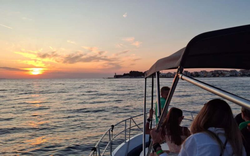 Zadar: Sunset Cruise by Vintage Boat with Wine and Snacks - The Enchanting Sunset over Zadar’s Old Town