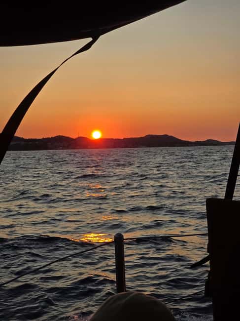 Zadar: Sunset Cruise with unlimited champagne - Learning about Zadar’s maritime traditions from the skipper