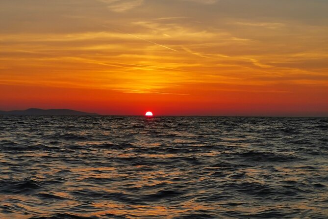 Zadar: Sunset & Nighttime Cruise with unlimited Sparkling Wine - Explore Zadar from the Water at Sunset