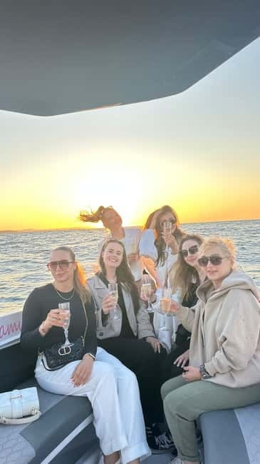 Zadar: Sunset Sip & Cruise with Bubbles - Returning to the Pier at Twilight
