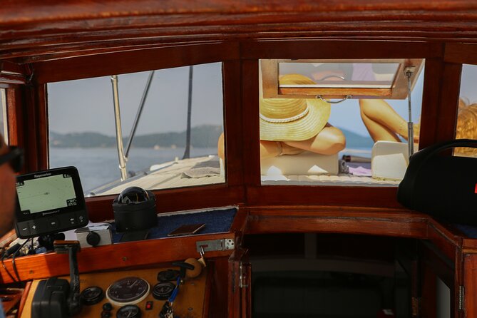 Zadar Sunset Tour by Boat with Wine and Snacks - Wine, Snacks, and Jazz Under the Sky