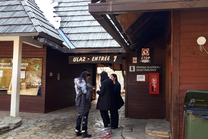 Zadar to Plitvice lakes: Guided tour with pre-booked tickets - Key Points