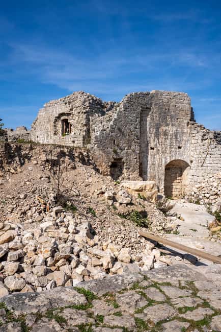 Zadar: Ugljan and Paman Islands tour with pro photographer - Crossing to Paman Island via the Connecting Bridge
