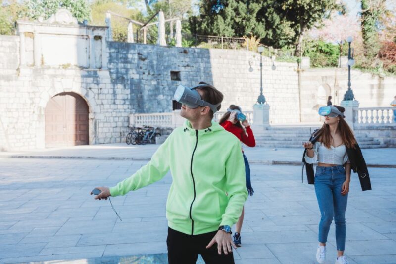 Zadar: Virtual Reality Guided History Walking Tour - The Tours User-Friendly Interface and Guided Support