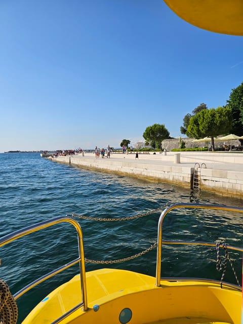 Zadar: Yellow Semi-Submarine Underwater Exploration Tour - Guide Expertise and Guest Interactions