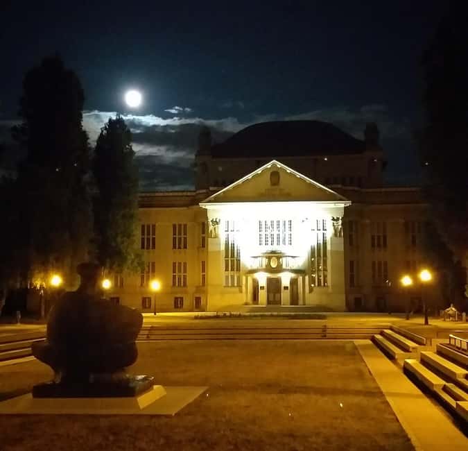 Zagabria Zagreb in Italian & English: Architecture & History - Discovering Krvavi Most and the Stone Gate