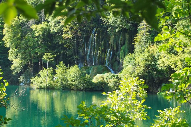 Zagreb airport or Zagreb to Split via Plitvice lakes for singles or couples - The Route from Zagreb to Plitvice Lakes and Beyond