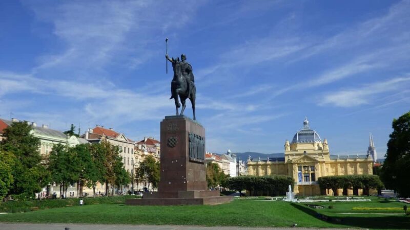 Zagreb city tour of museums and upper town - Visiting St. Marks Church: The Iconic Tiled Roof