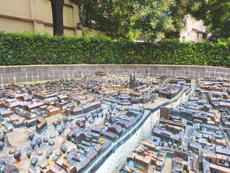 Zagreb: Explore with an Art Historian  Private Walking Tour - From Ban Jelai Square to Zagrebs Historic Heart