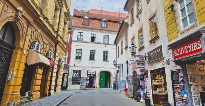 Zagreb: Explore with an Art Historian  Private Walking Tour - The Guide’s Style and Personal Touch