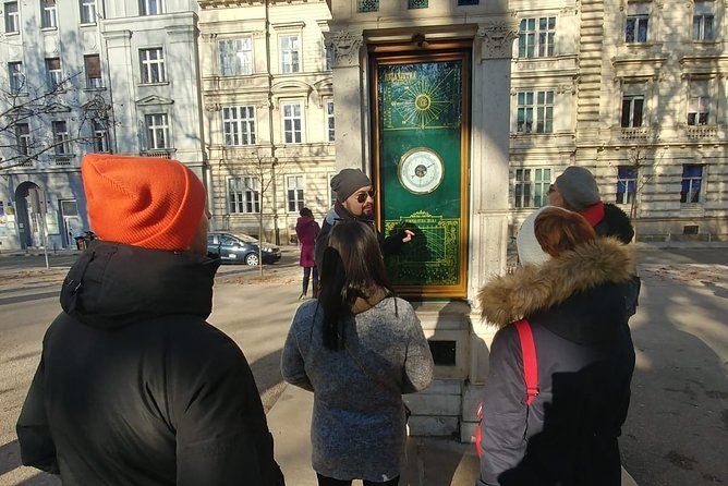 Zagreb guided walking Christmas market tour with food tasting - Tasting Local Cuisine and Beverages