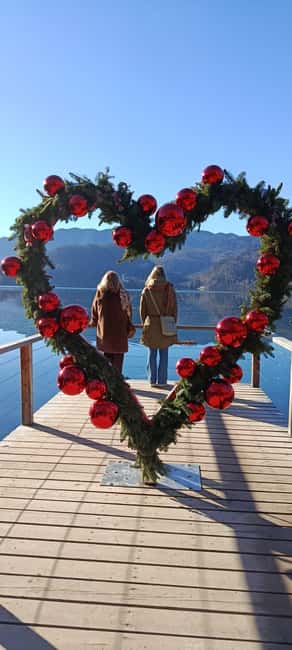 Zagreb: Ljubljana and Lake Bled Christmas Market Day Tour - Lake Bleds Christmas Market and Culinary Delights