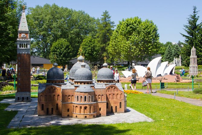 Zagreb - Monkey Park (Affenberg) - Klagenfurt - Minimudus - Klagenfurt’s Central Shopping at City Arkaden