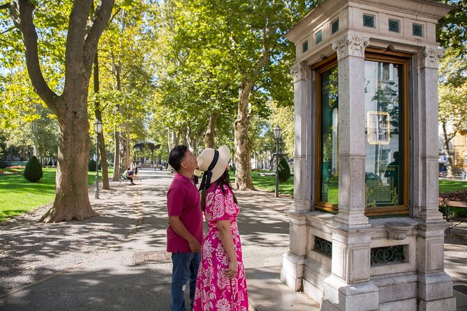 Zagreb photosession tour with guide and professional photographer - Visiting WWII Tunnel at Tunel Grič
