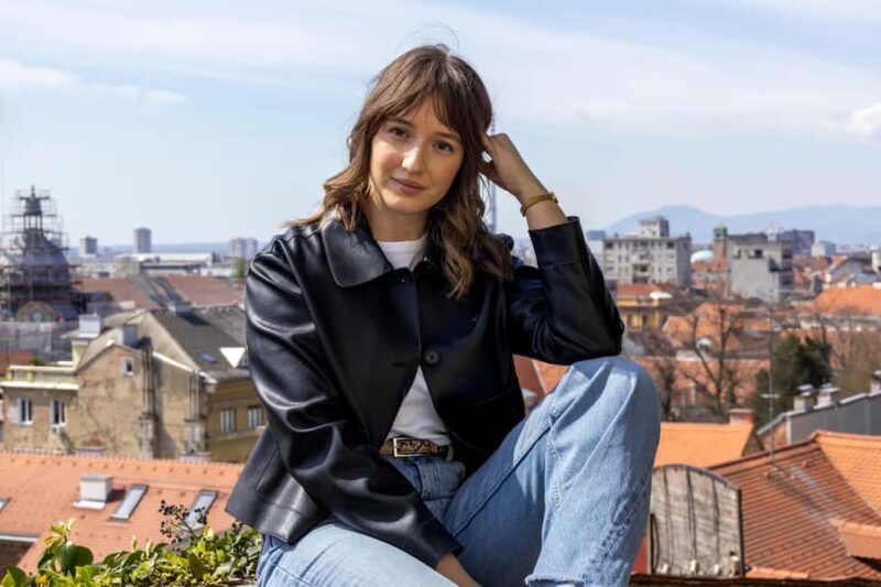 Zagreb: Photoshoot for Couples and Individuals - Meeting Point and Group Size